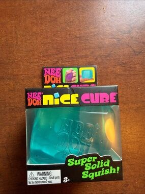 Needoh Nice Cube Super Solid Squish - blue